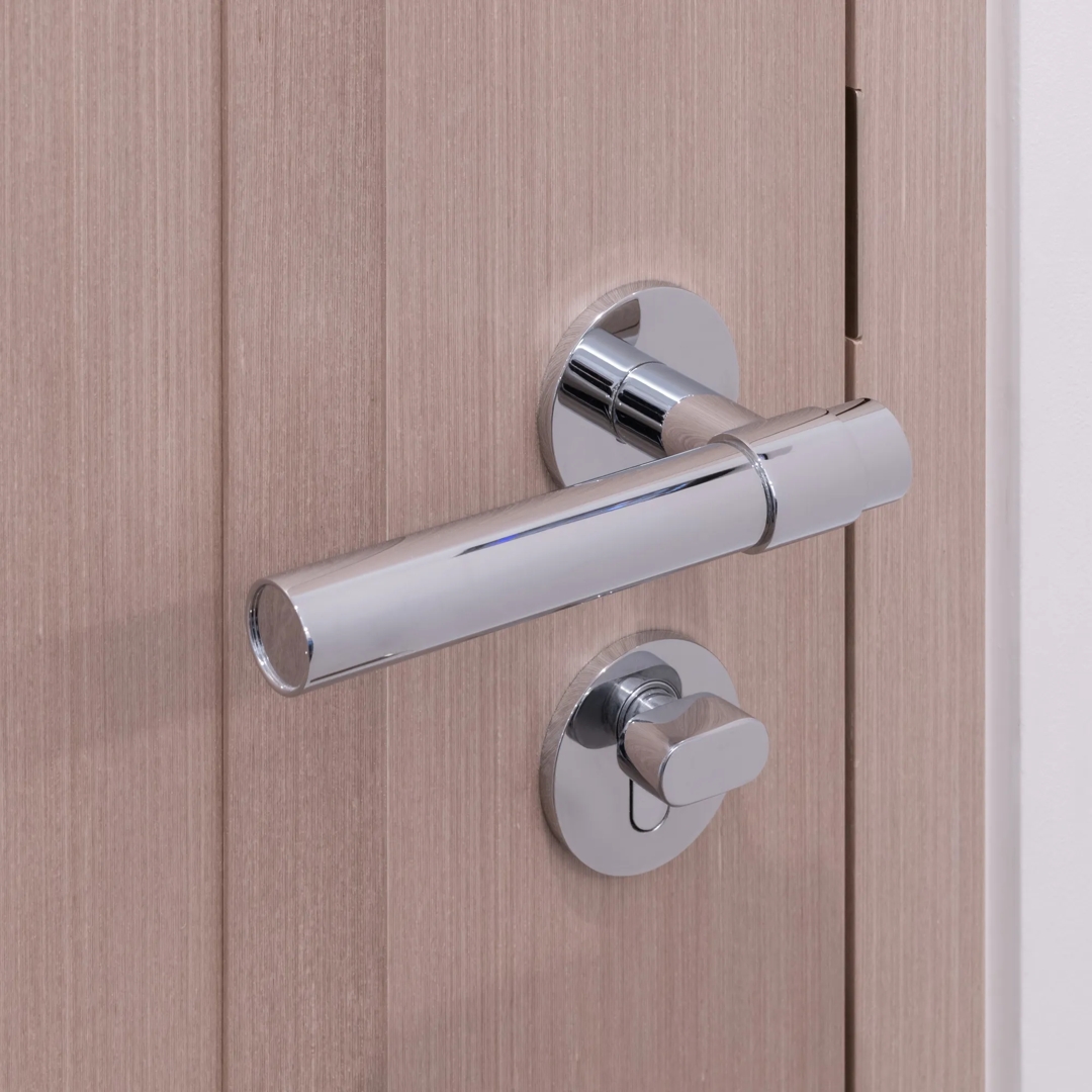 15 Bryanston Square - Internal Door with Montgomery Lever (LV1108) & Euro Cylinder Escutcheon (ES1070) in Polished Chrome - PC