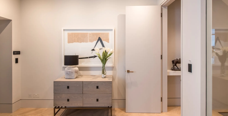 46 Brunswick Gardens - Hallway with Lever Handle in Mid Antique Brass Waxed - MABW