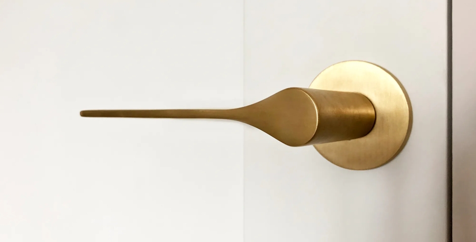 High Bank House, Alderley Edge - Fonteyn Lever (LV1045) in Brushed Brass Waxed - BBW