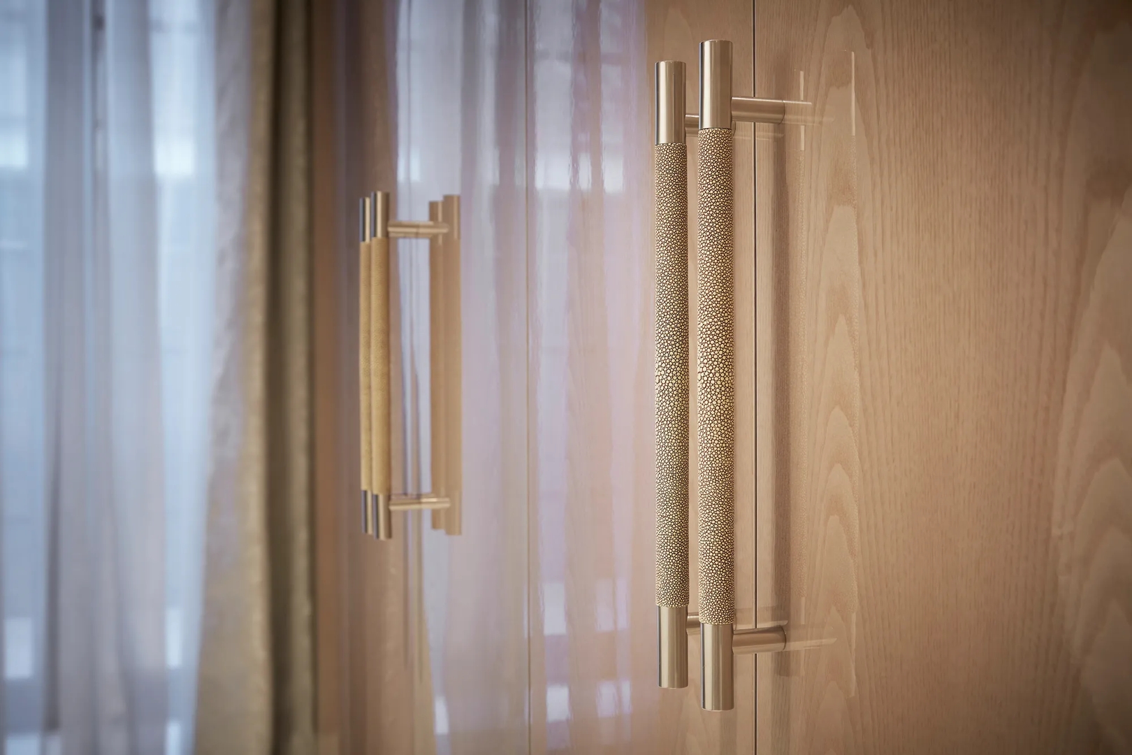 Beau House - Bedford Door Pull (DP1004) with Bespoke Shagreen in Polished Nickel - PN