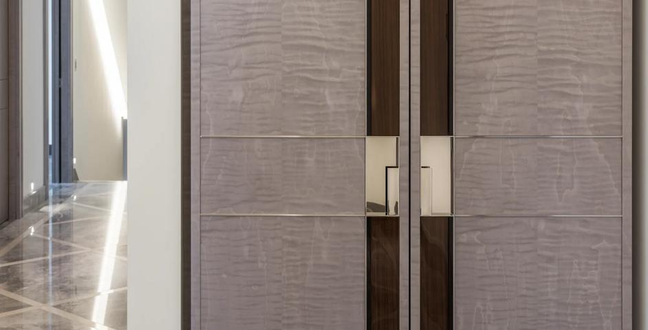 77 South Audley Street - Hallway with Bespoke Recessed Handed Pull in Polished Nickel - PN