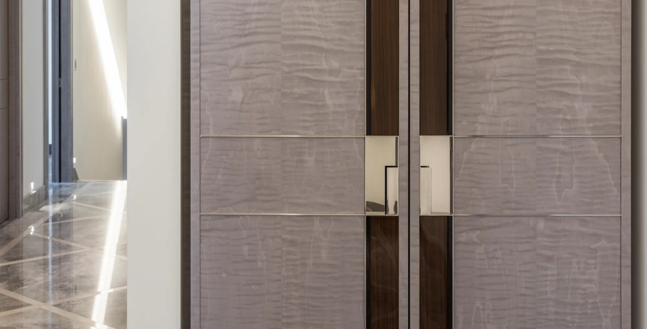 77 South Audley Street - Hallway with Bespoke Recessed Handed Pull in Polished Nickel - PN