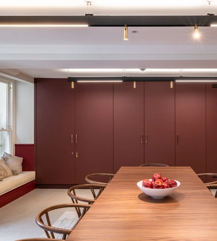 12 Upper Grosvenor Street - Kitchen with Cube Cabinet Handles (CH1008) in Polished Brass Waxed - PBW