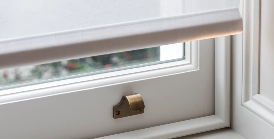 46 Brunswick Gardens - Sash Window with Sash Lift (WN1011) in Mid Antique Brass Waxed - MABW